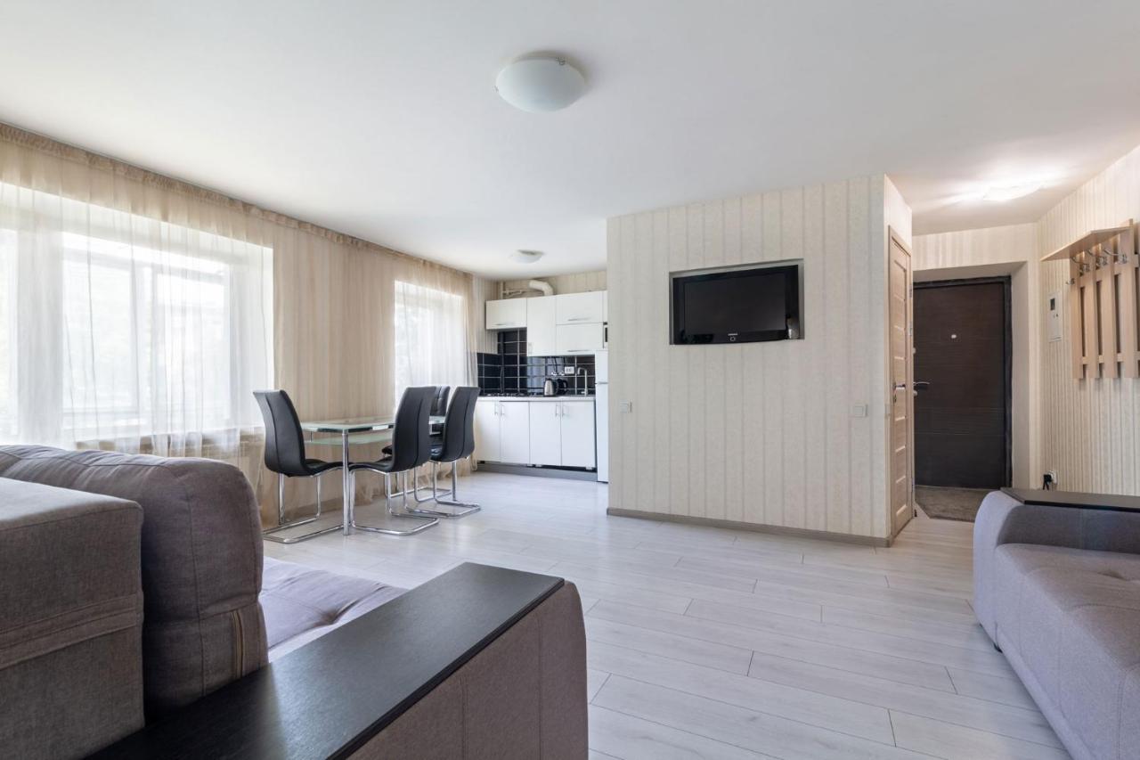 City Center 2-Bedroom Apartment Dnjepropetovsk Buitenkant foto