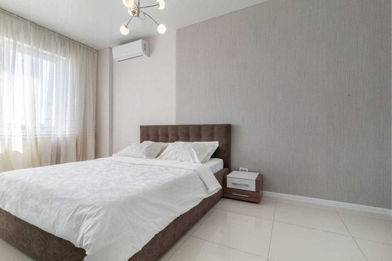 City Center 2-Bedroom Apartment Dnjepropetovsk Buitenkant foto