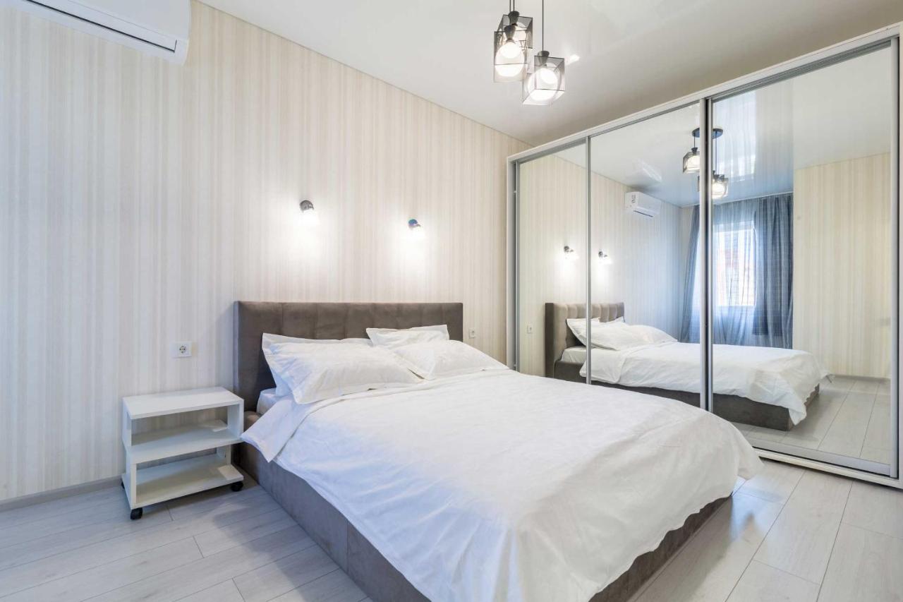 City Center 2-Bedroom Apartment Dnjepropetovsk Buitenkant foto