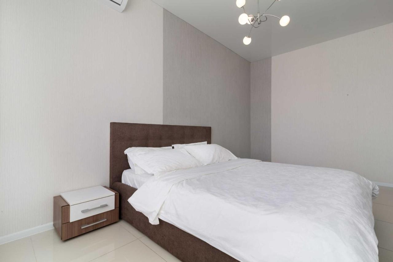 City Center 2-Bedroom Apartment Dnjepropetovsk Buitenkant foto